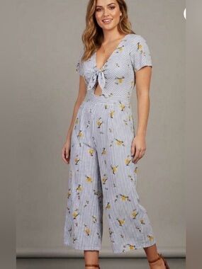 One Clothing Los Angeles Bee & Floral Stripe Jumper – Size Small